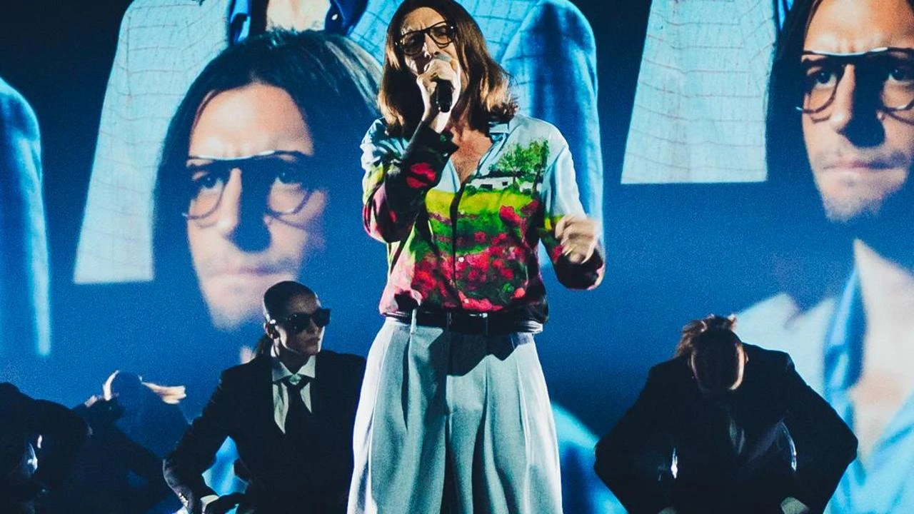 X Factor, l’ultima sfida tra inediti e duetti. Chi sono i finalisti e quali assi nella manica hanno