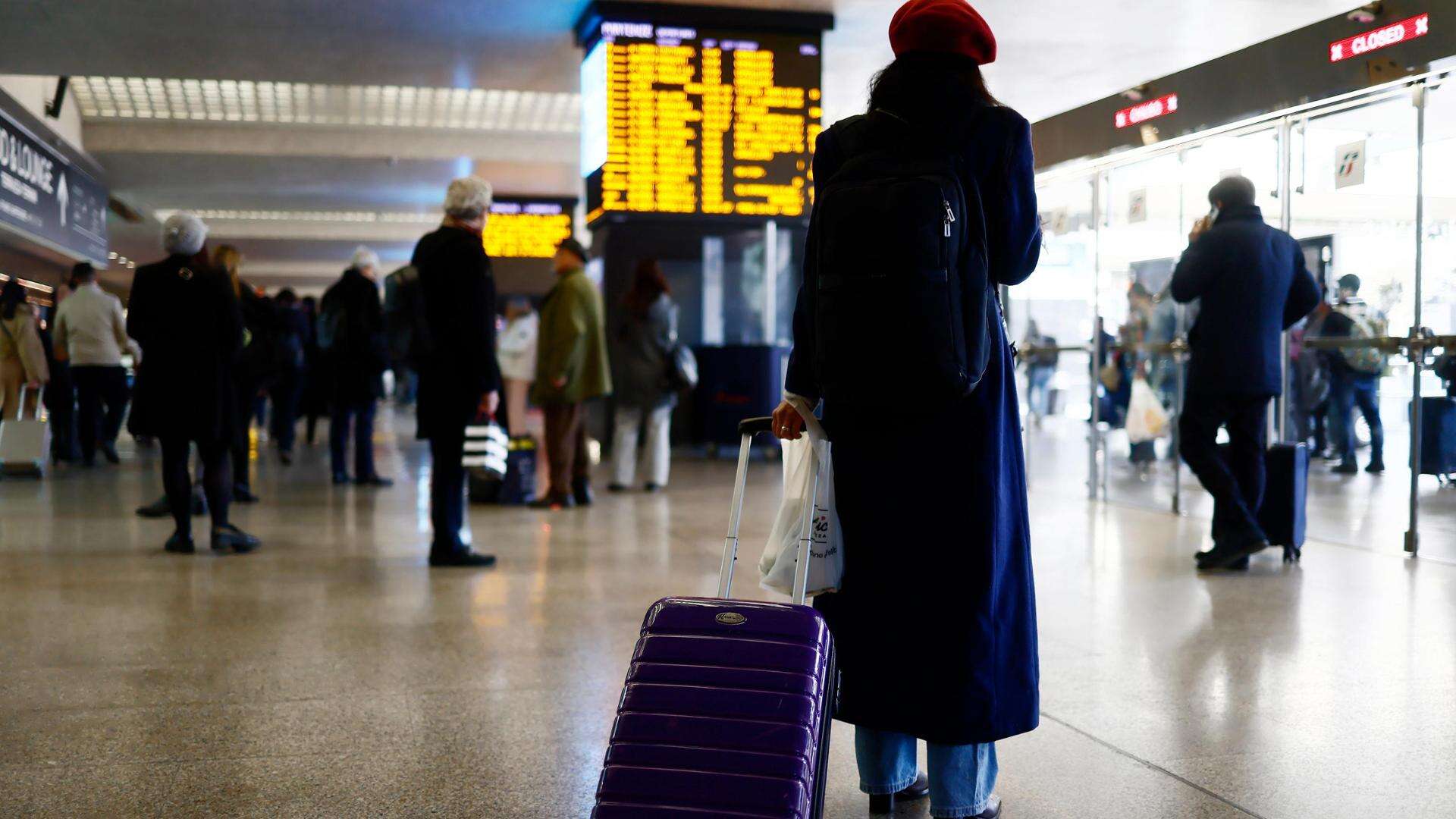 Sciopero, a Roma e Milano le metro restano aperte. Disagi a Bologna