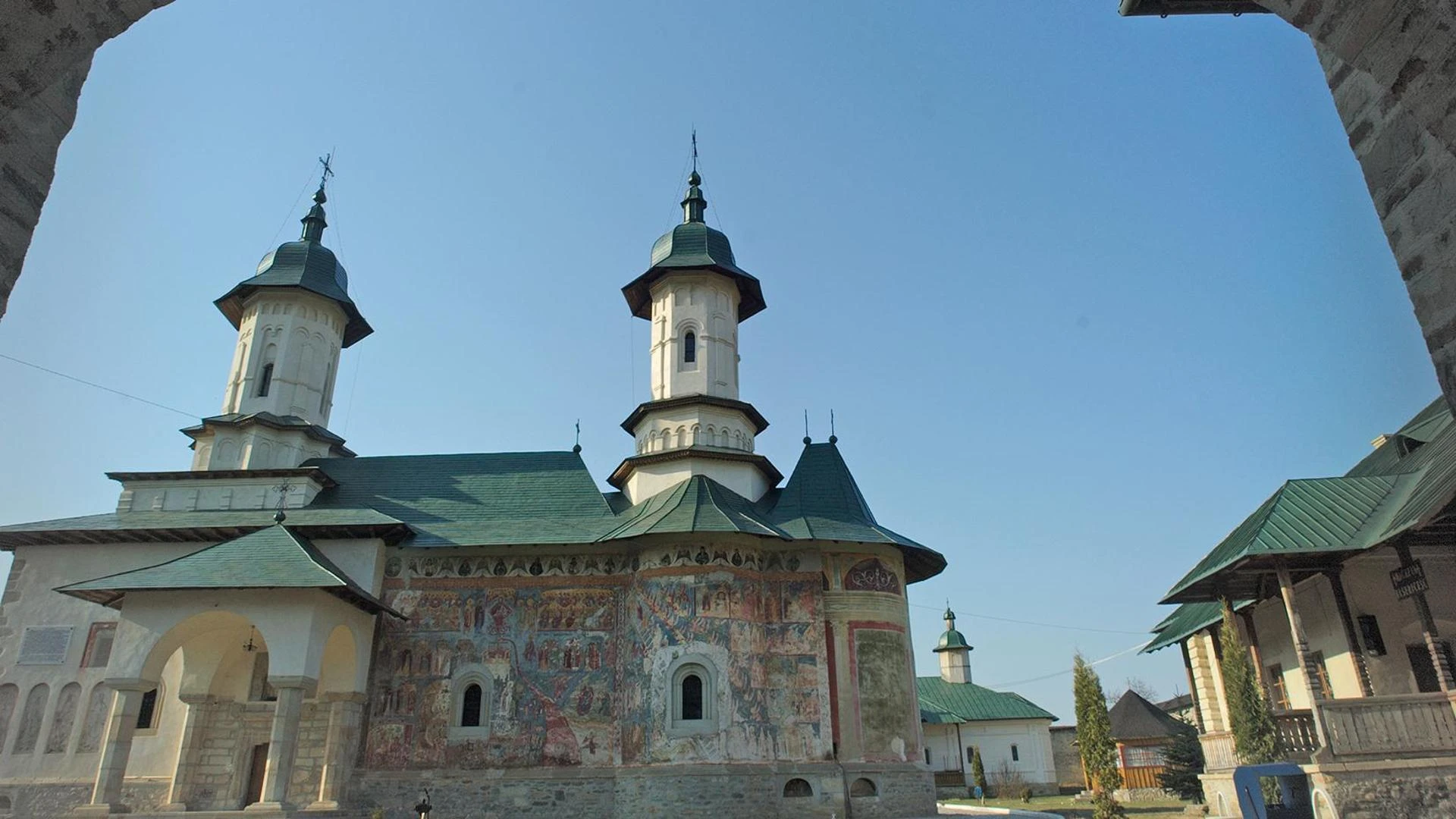 I monasteri della Bucovina in Romania (terza parte): i vertici di Voronet, il realismo di Humor e l'agorà di Neami