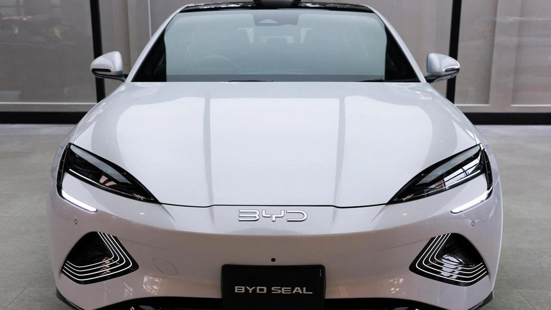 BYD presenta Leo: l’Avatar AI che rivoluziona la scelta dell’auto elettrica