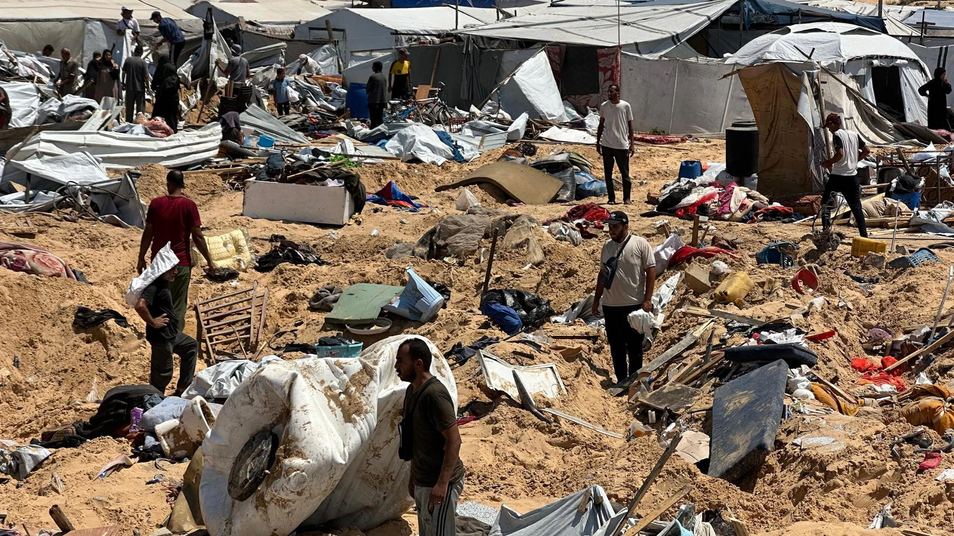 Israele-Gaza, ancora colloqui. Ma Tel Aviv continua a bombardare: ieri almeno 30 morti