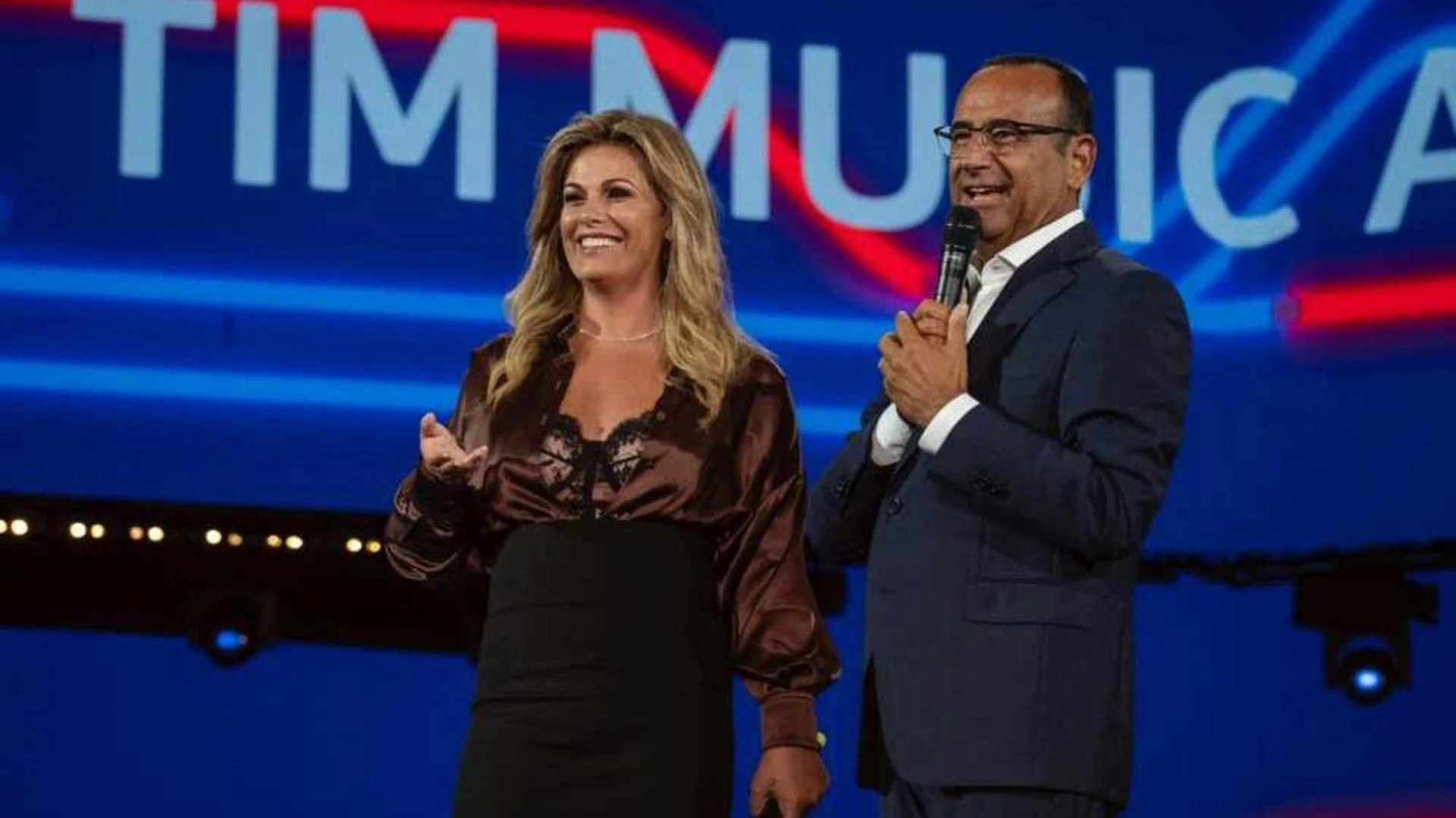 Carlo Conti e l’appello per la pace al Tim Music Awards