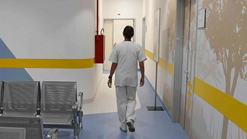L’Italia non è un Paese per infermieri: uno su tre vorrebbe lasciare il lavoro in corsia