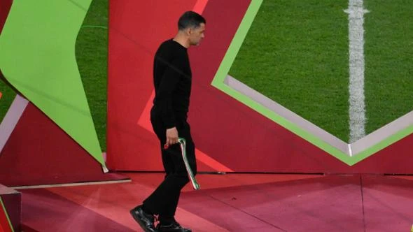 Il gesto di Conceicao: niente stretta di mano ai calciatori del Bologna dopo la sconfitta in Coppa Italia