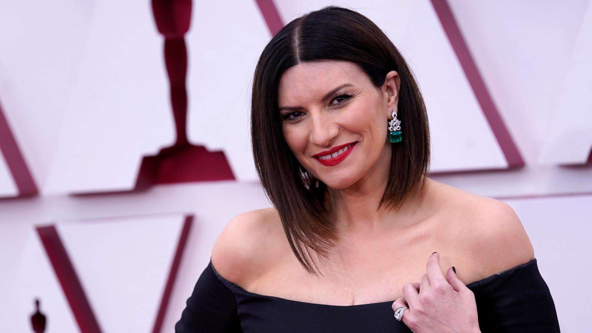 Laura Pausini annuncia il suo docu- concerto per i trent’anni di carriera