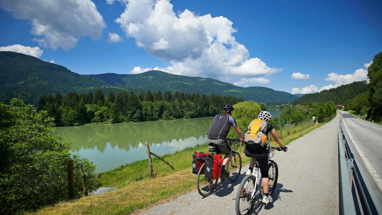 In bicicletta in una delle destinazioni turistiche meno conosciute d’Europa. Ecco perché ci dovresti andare