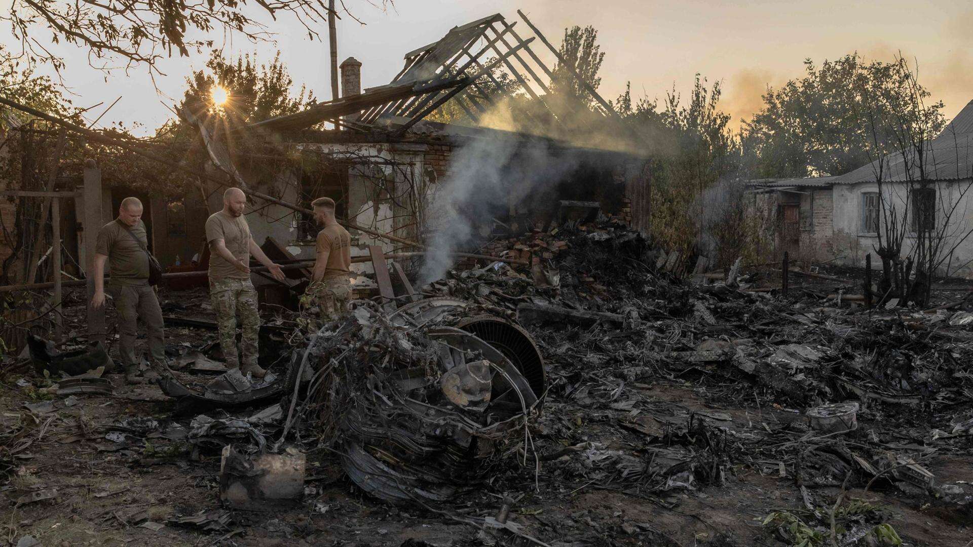 Guerra Russia Ucraina, la Nato chiede più truppe e difesa aerea contro Mosca, così si torna alla Guerra Fredda