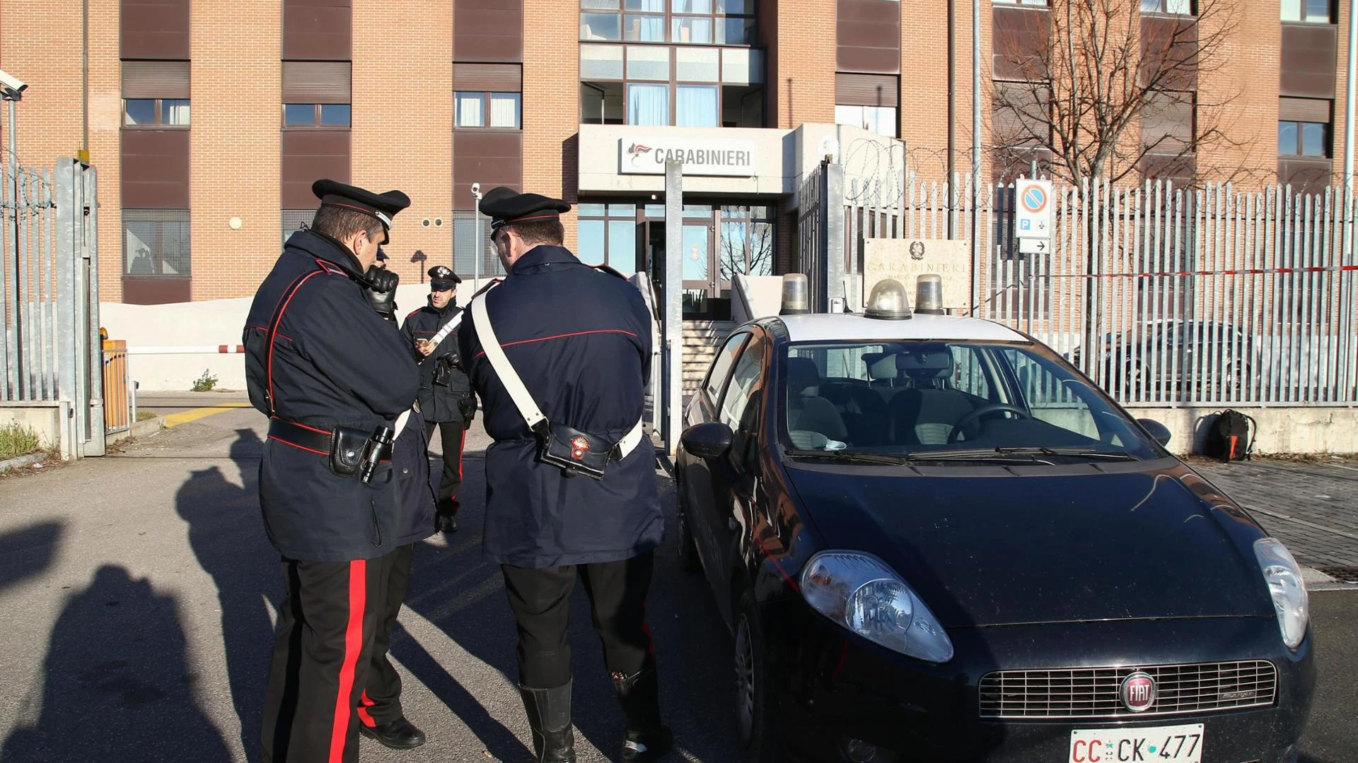 Modena, uccide la compagna e va dai carabinieri con il corpo nell’auto