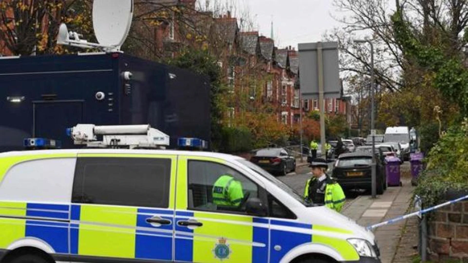 Manchester, diverse persone sono state accoltellate vicino alla sinagoga