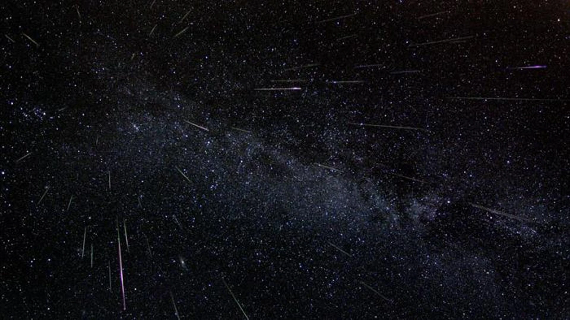 Pioggia di stelle, ecco puntuali le “Lacrime di San Lorenzo” (o di Santa Chiara?)