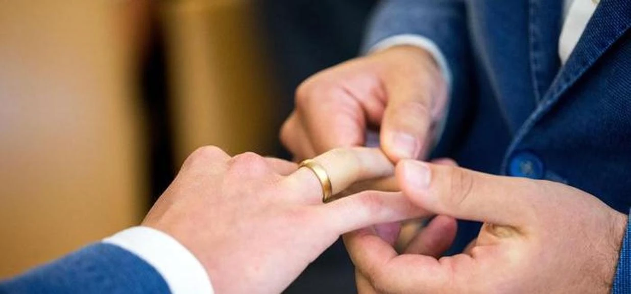 Matrimonio egualitario, il referendum accende il dibattito: “Crea illusioni”, “Primo passo concreto”