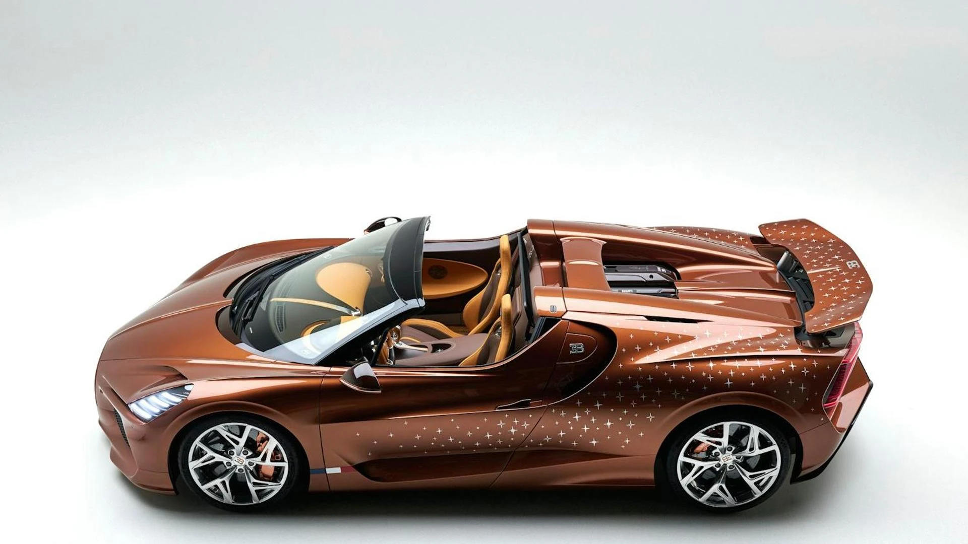 Quando l'iper-sportiva diventa poesia: Bugatti svela la W16 Mistral 'Le Retour du Jeune Prince'