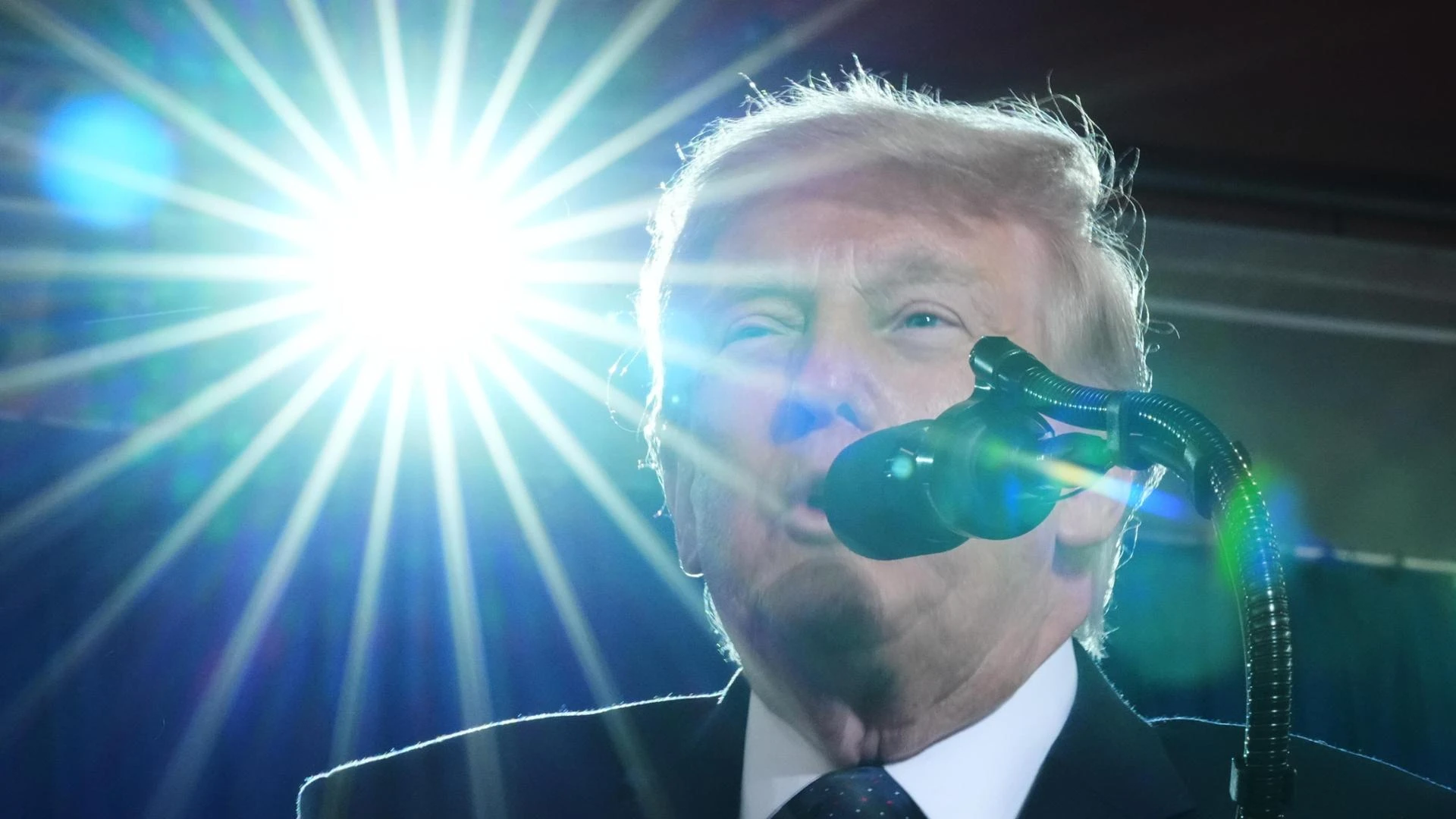 “Accordo tra Usa e Iran pronto”, ma Trump prende tempo. Nuove sanzioni sul petrolio di Teheran