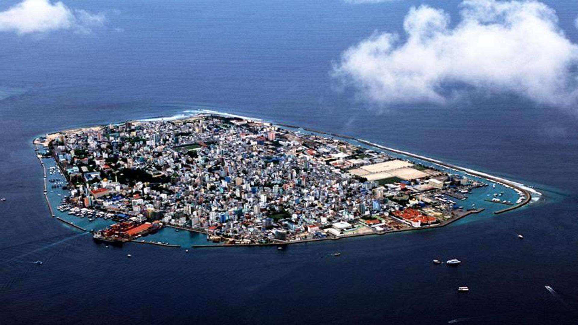 48 ore a Malè Nord, l’atollo principale delle Maldive, le isole che giocano con il mare