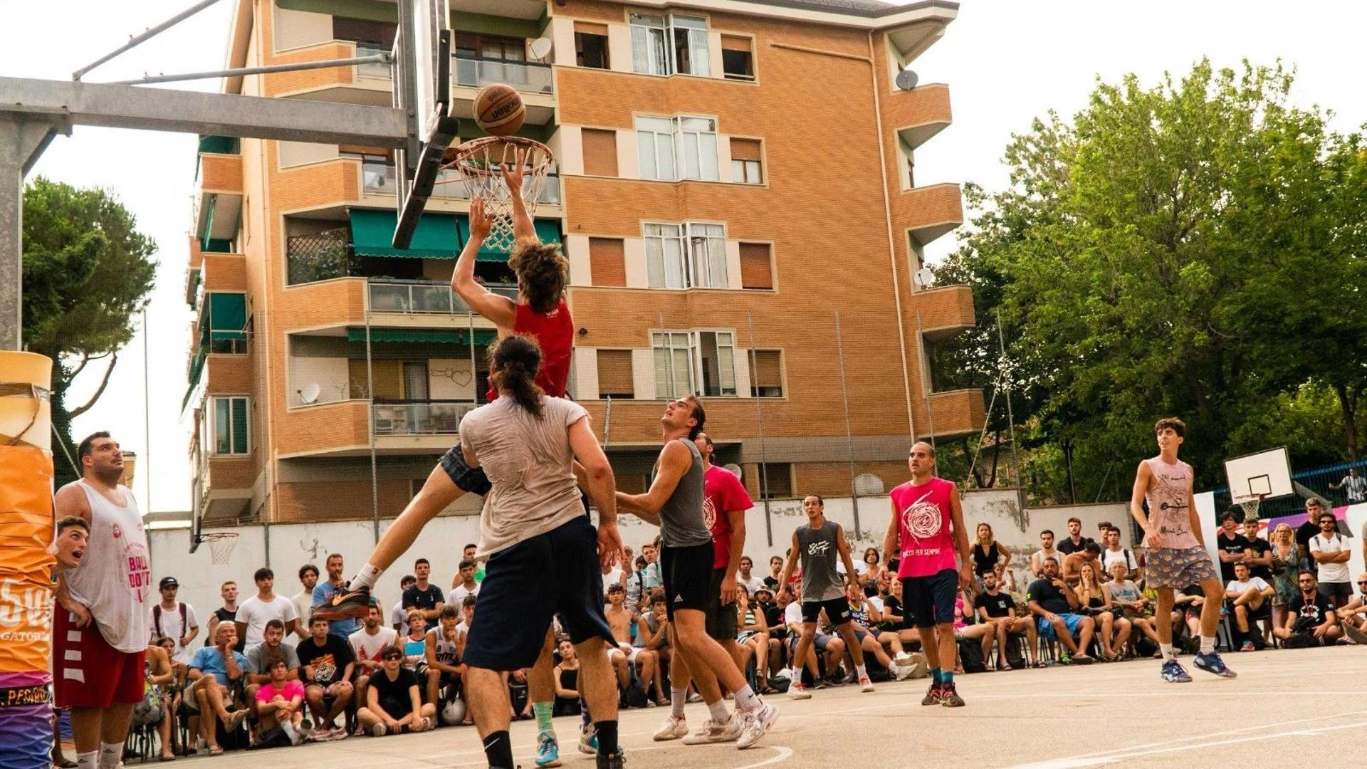 Milano capitale dei canestri. Oltre alla Supercoppa, domenica c’è lo Streetball Summit Milano