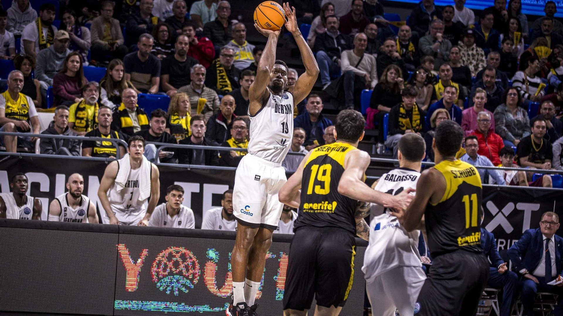 Champions League, rammarico Bertram con Tenerife: brucia quella tripla di Weems