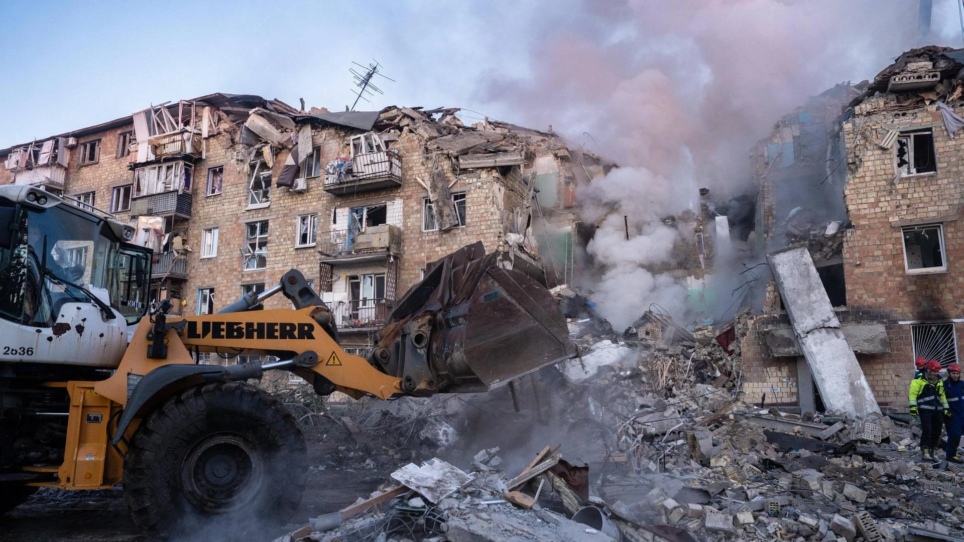 Ucraina, niente soldati italiani sul territorio: sì agli aiuti dopo la fine della guerra