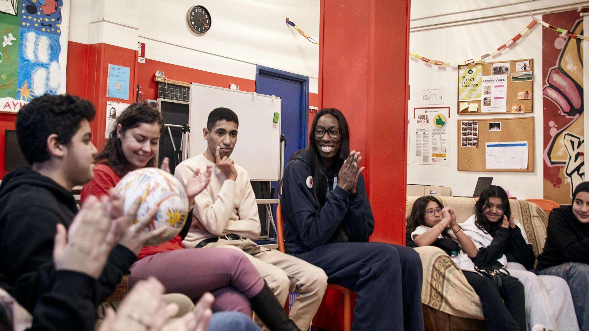 Paola Egonu con TvBoy e Save The Children contro la povertà educativa