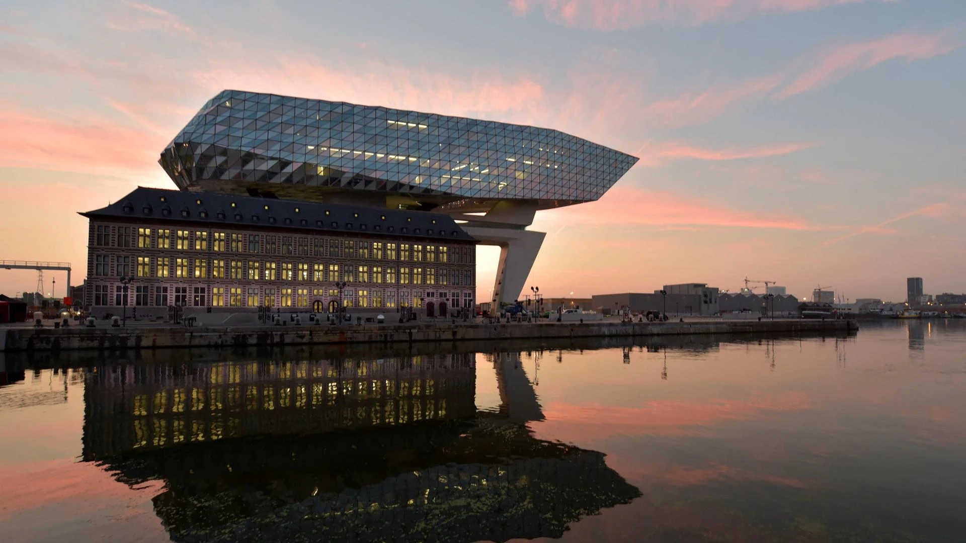 Mafia e corruzione in Belgio, la lettera del giudice minacciato: “Siamo un narcostato”