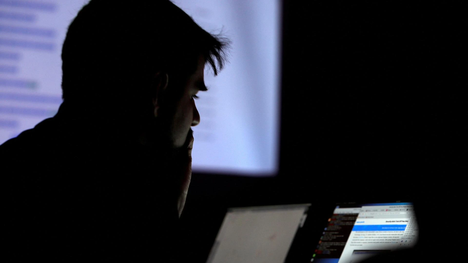 Sciopero siti porno in Francia, società svizzera aggira il blocco: boom di iscrizioni