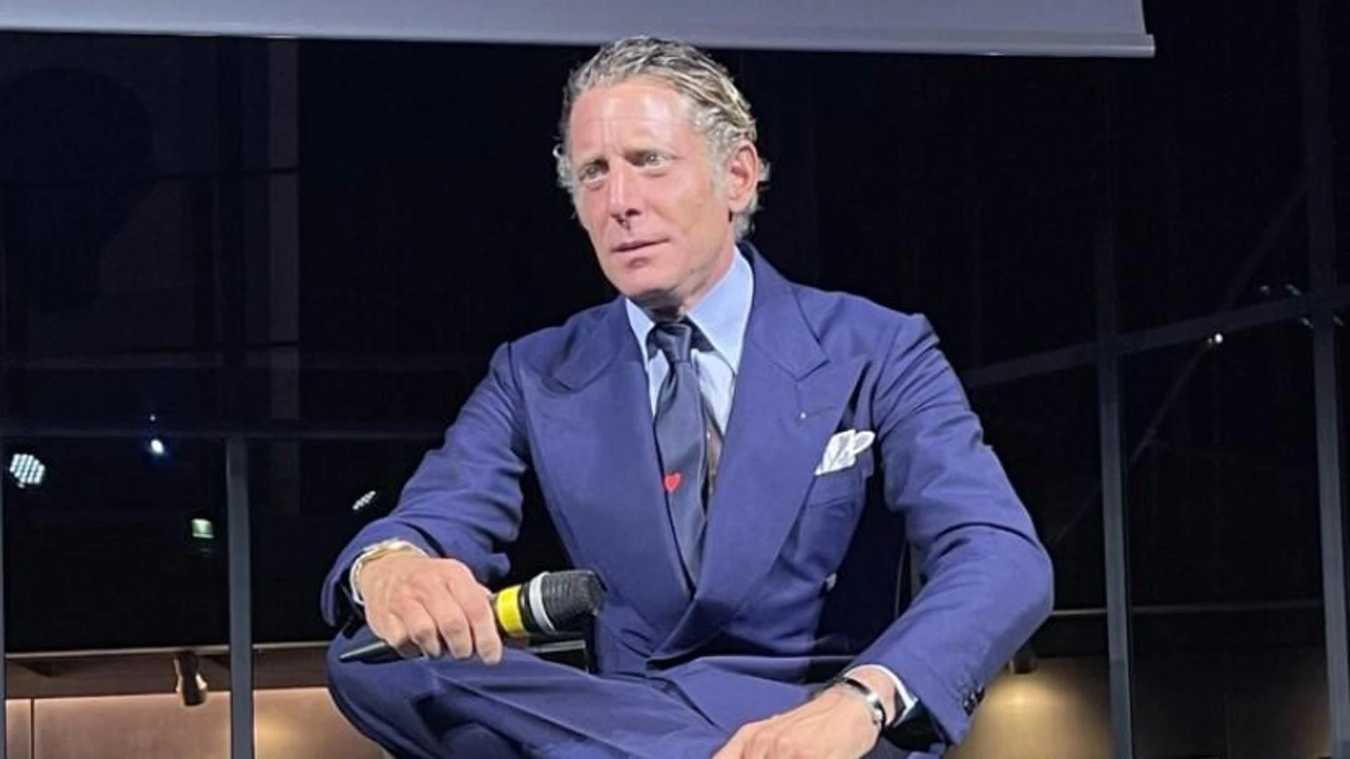 Lapo Elkann ha ricevuto la medaglia al merito della solidarietà municipale dal Comune di Cascais