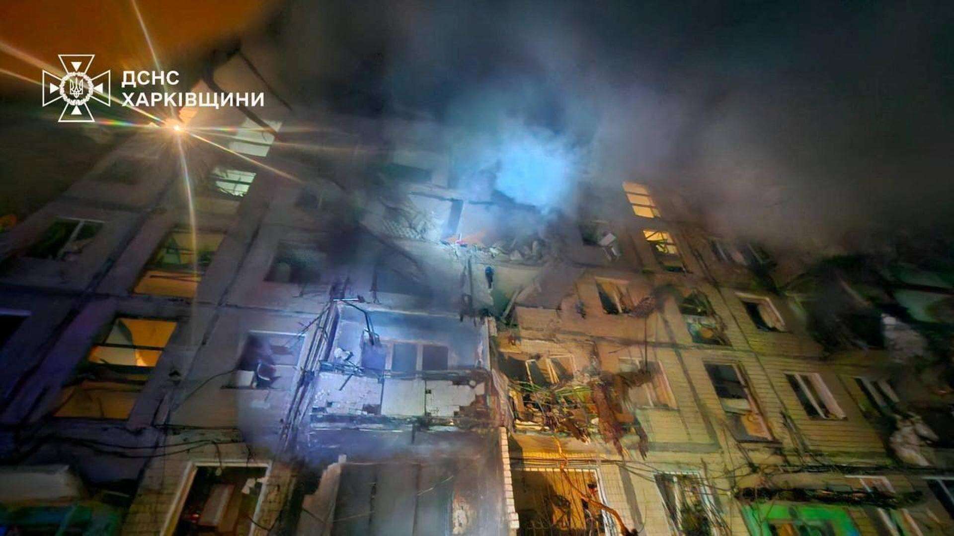 Guerra Russia-Ucraina, sedici prigionieri ucraini giustiziati dai russi. Bomba di Mosca colpisce un condominio a Kharkiv