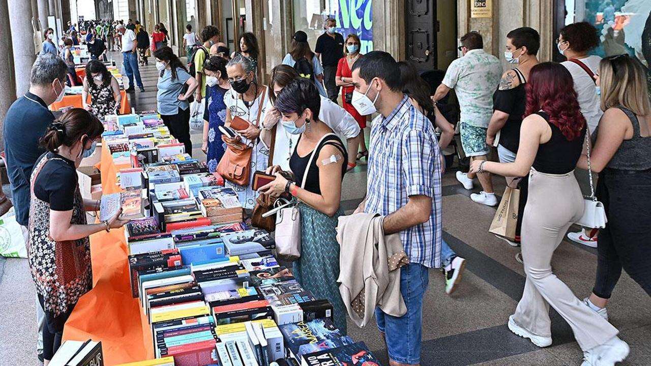 Torna “Portici di Carta”, due chilometri di libreria a Torino