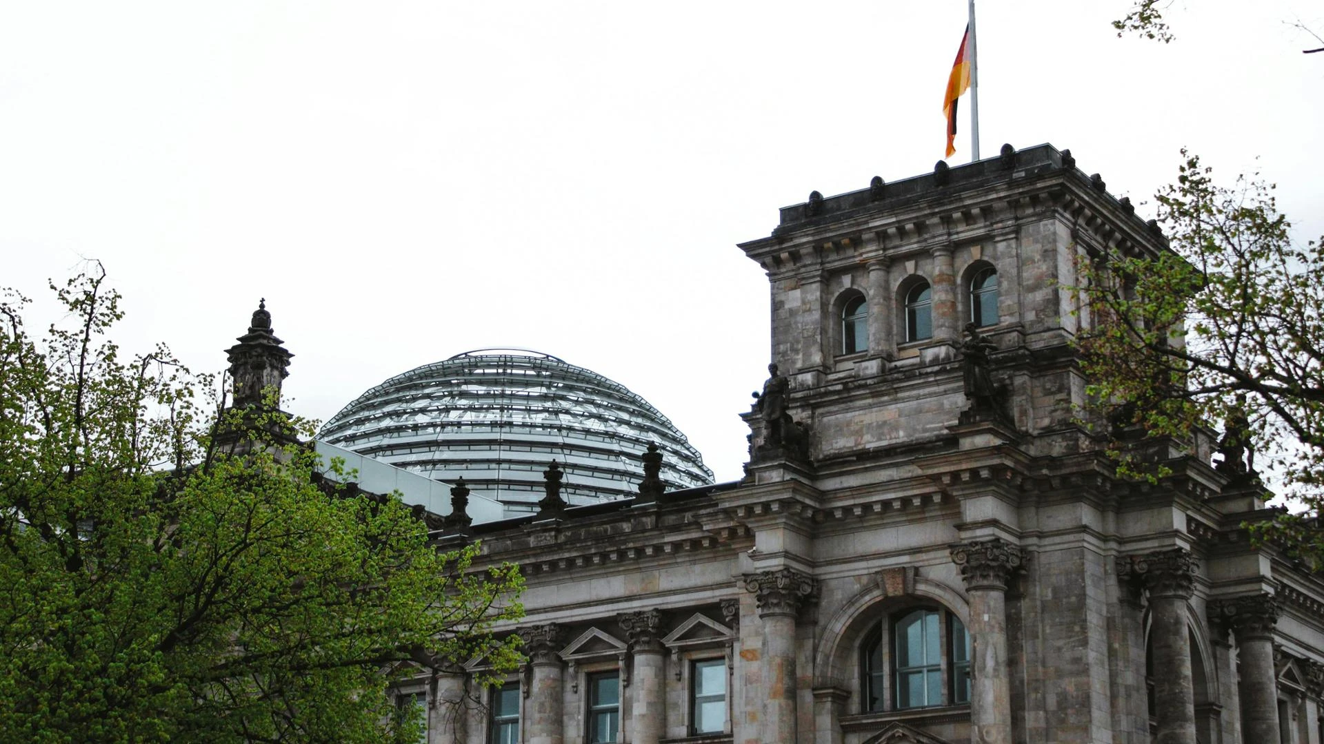 Berlino attiva la clausola del Patto di stabilità per le spese nella difesa