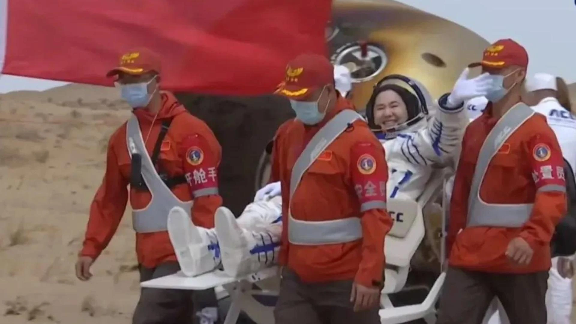 Rientrati sulla Terra tre astronauti cinesi dopo sei mesi in orbita sulla Stazione spaziale Tiangong