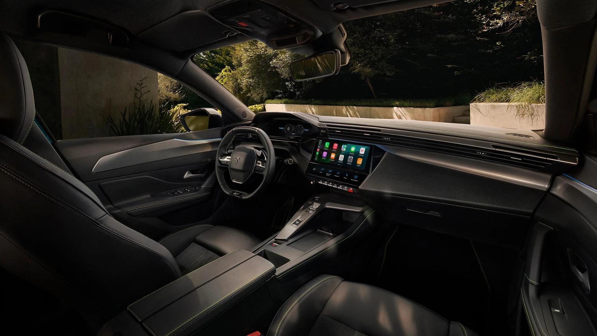 Peugeot accelera sulla mobilità elettrica