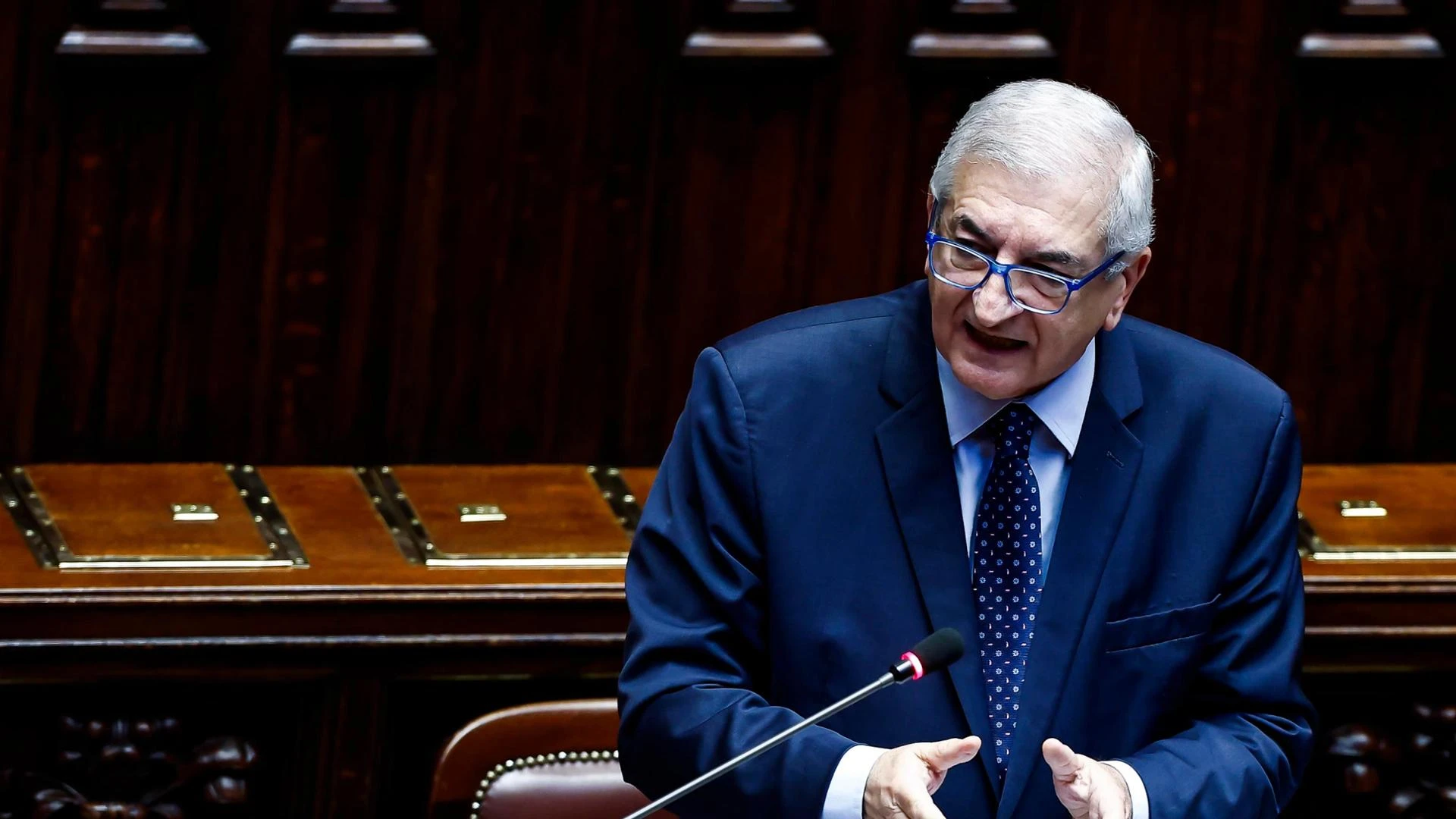 L’Ue approva la revisione del Pnrr italiano: 1,2 miliardi per rifiuti ed eco auto