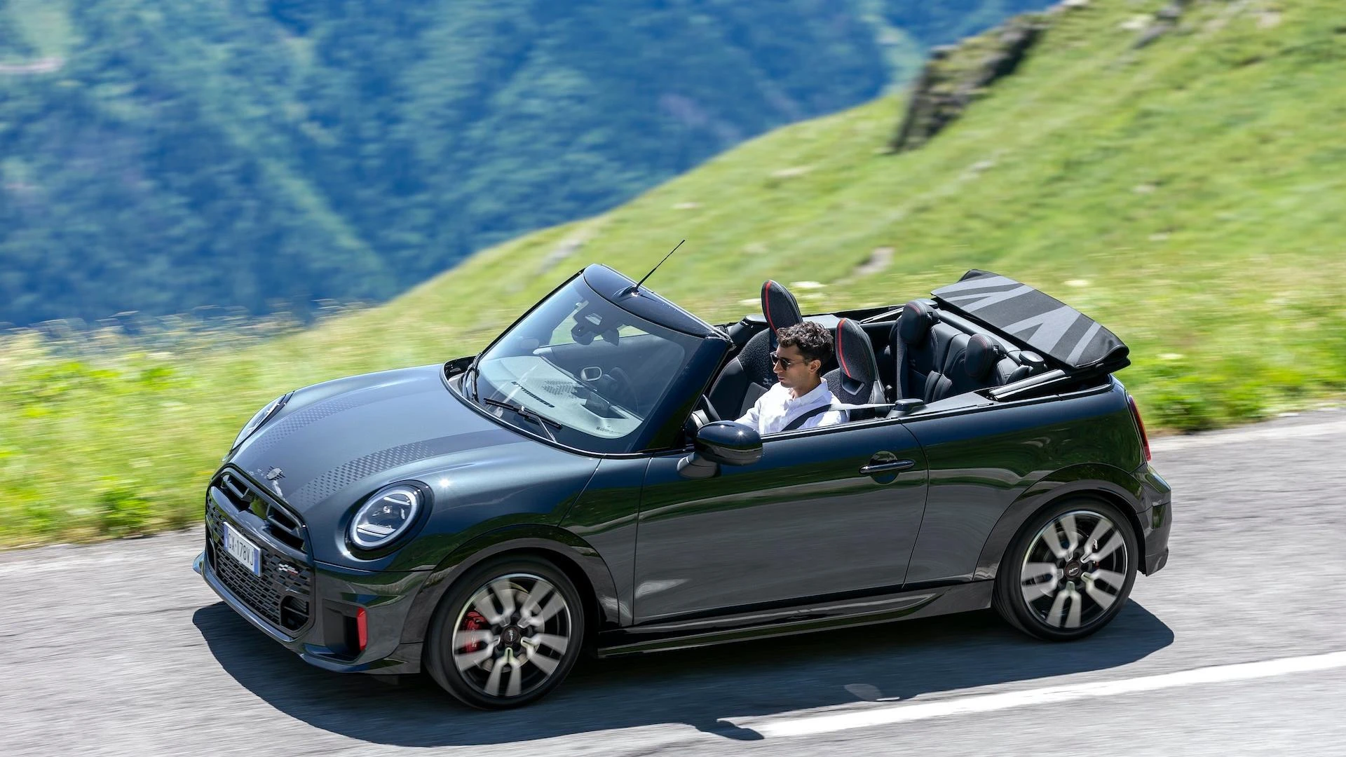 Mini John Cooper Works, il surplus di energia è anche per le elettriche