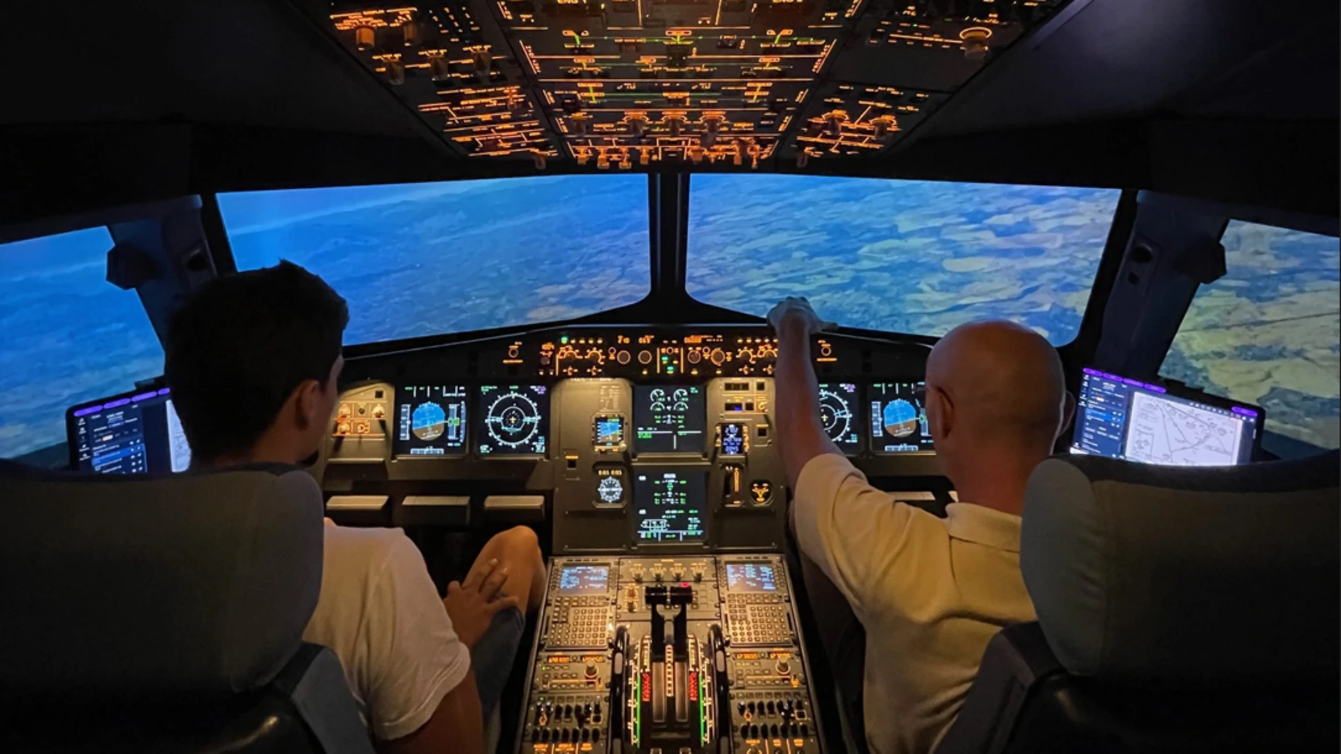 Ai comandi di un Airbus A-320 per diventare Psicologi dell’Aviazione