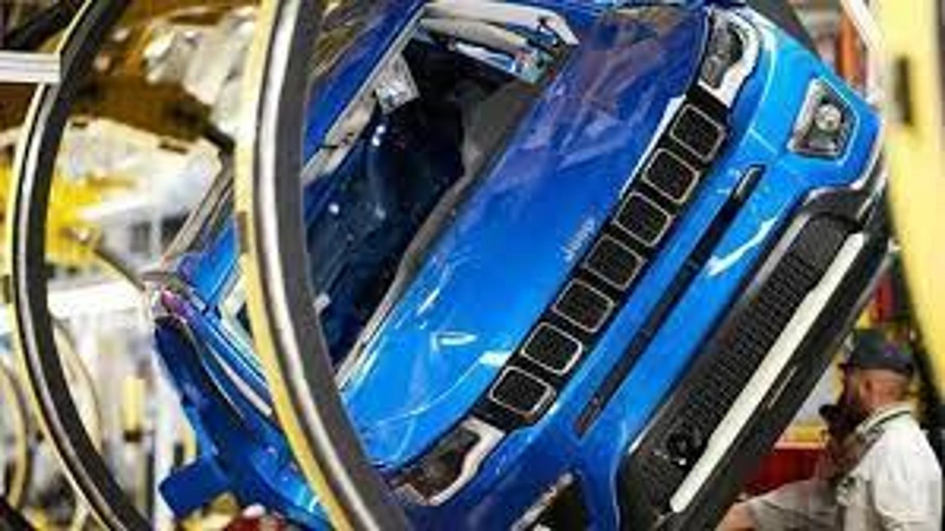 Mercato auto europeo, a maggio scende -2,6%. Elettriche a picco