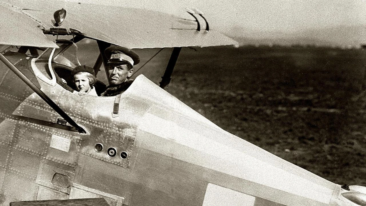 Amedeo d’Aosta, l’epopea del principe aviatore