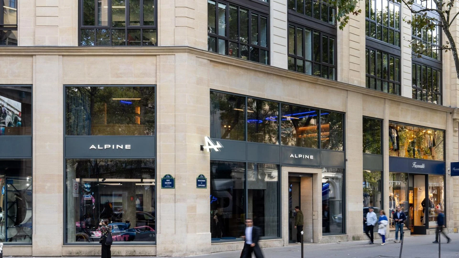 Alpine conquista Parigi: inaugurato l’Atelier Alpine Paris