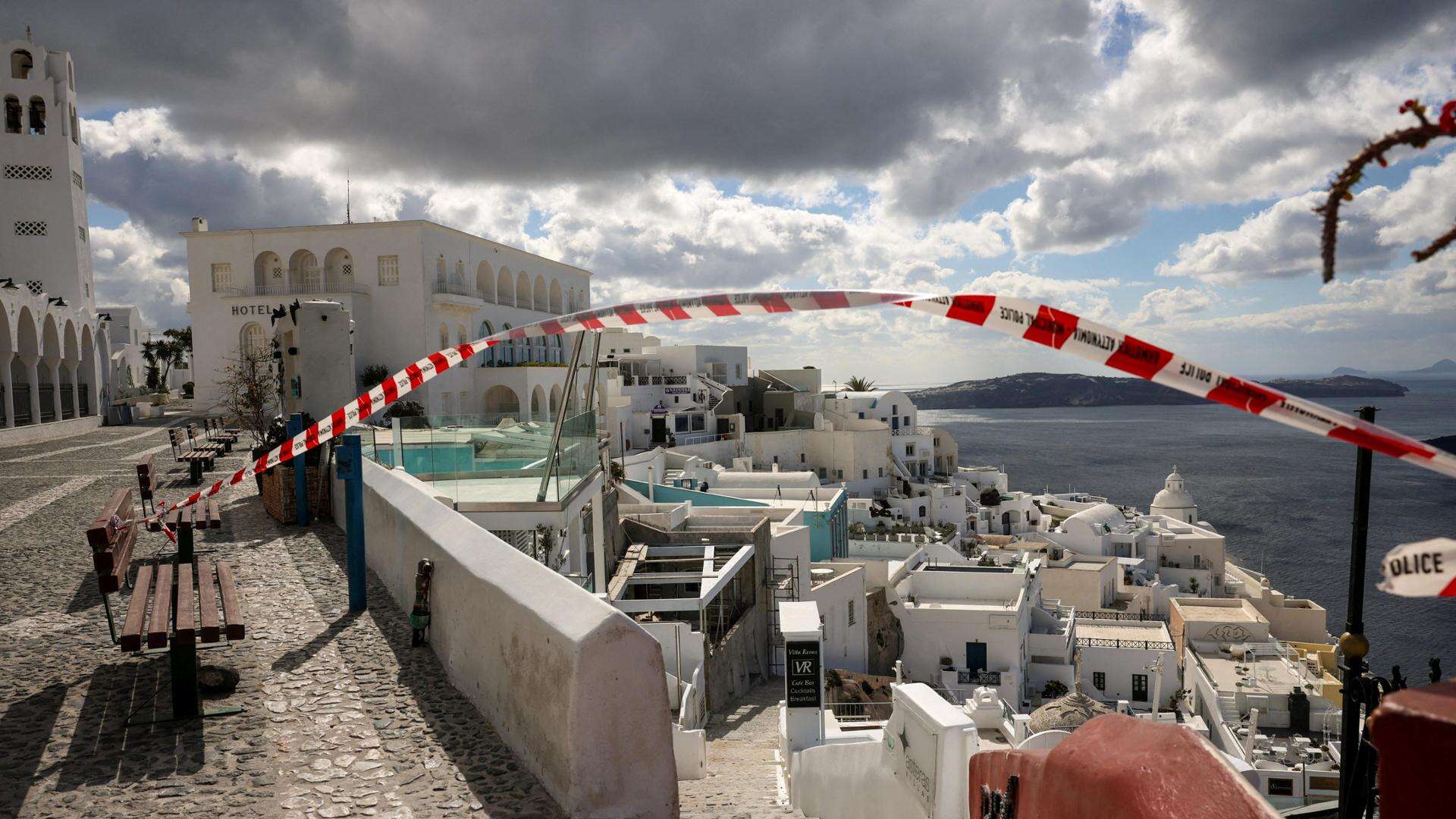 Nuove scosse di terremoto a Santorini, la più forte di magnitudo 5.2. Sisma avvertito anche ad Atene