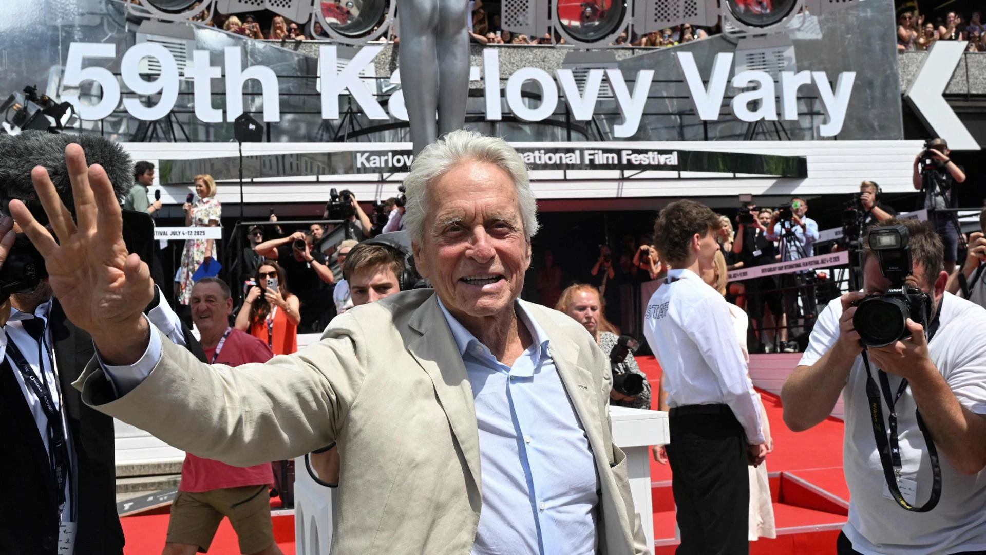 Michael Douglas: “Non tornerò più su un set, ma ancora non mi considero in pensione”