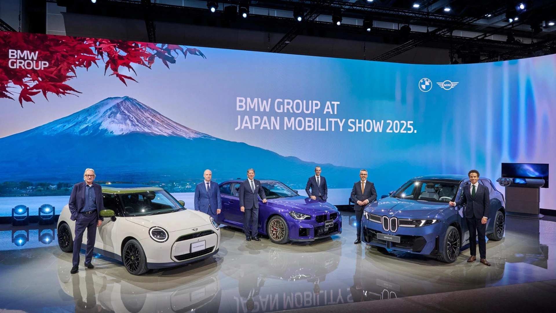 Bmw show al Japan Mobility Show 2025: la sfida ai giapponesi è lanciata a casa loro