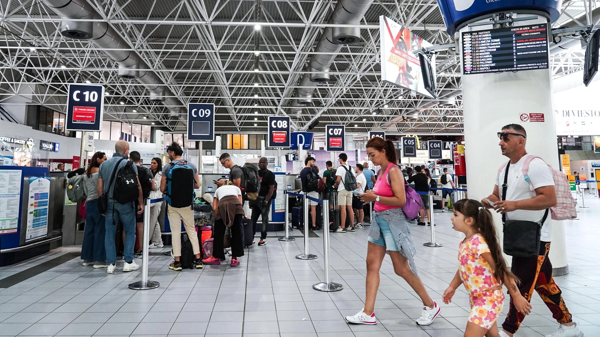 Niente più timbri sul passaporto: chi entra in Ue dovrà fornire dati biometrici. Ecco cosa sono
