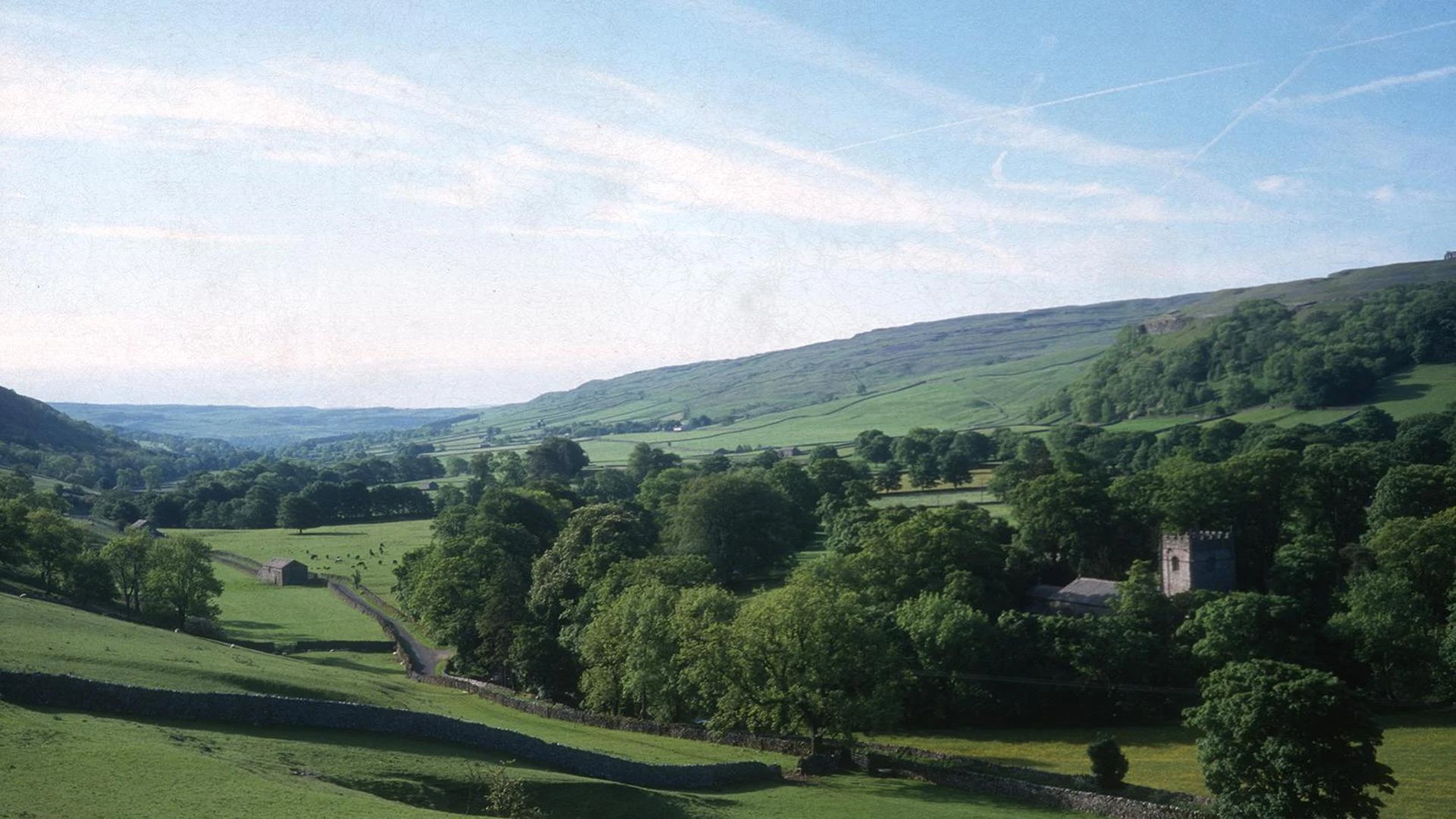 Nello Yorkshire di “Cime tempestose”: viaggio tra brughiere, treni d’epoca e miti letterari delle Brontë sisters