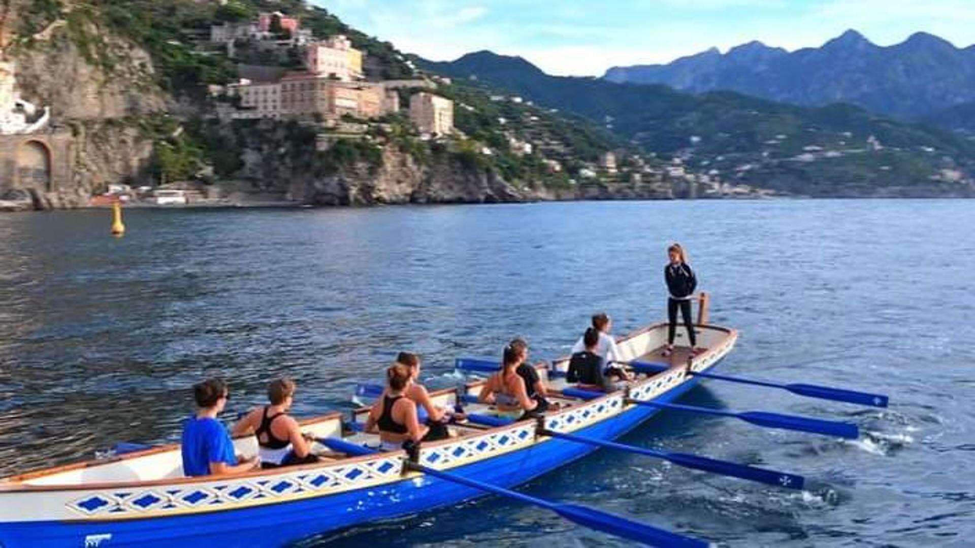 Per Amalfi un equipaggio tutto rosa alla regata delle repubbliche marinare