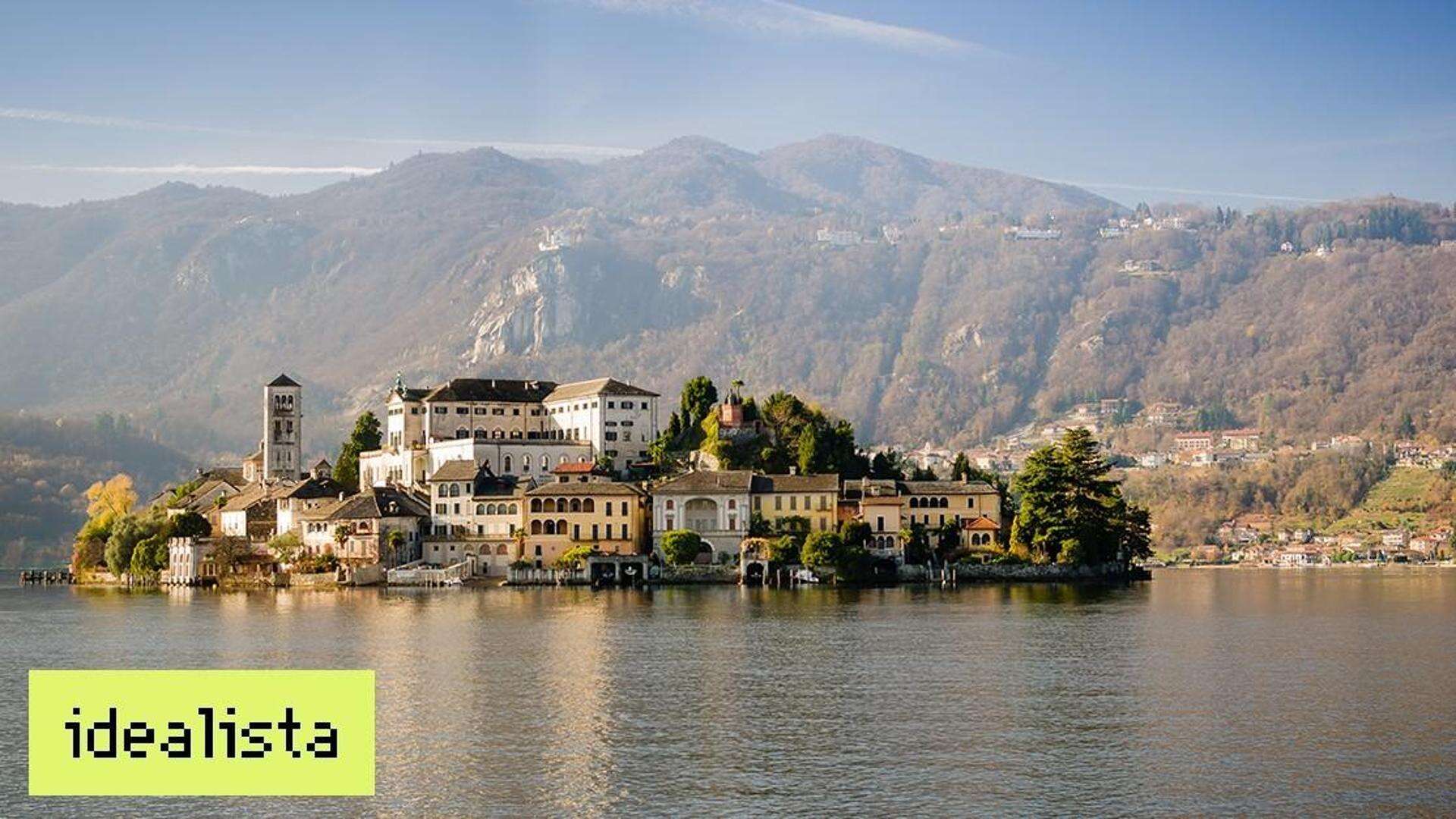 Ecco i 5 laghi italiani che hanno un’isola nel mezzo: due sono in Piemonte