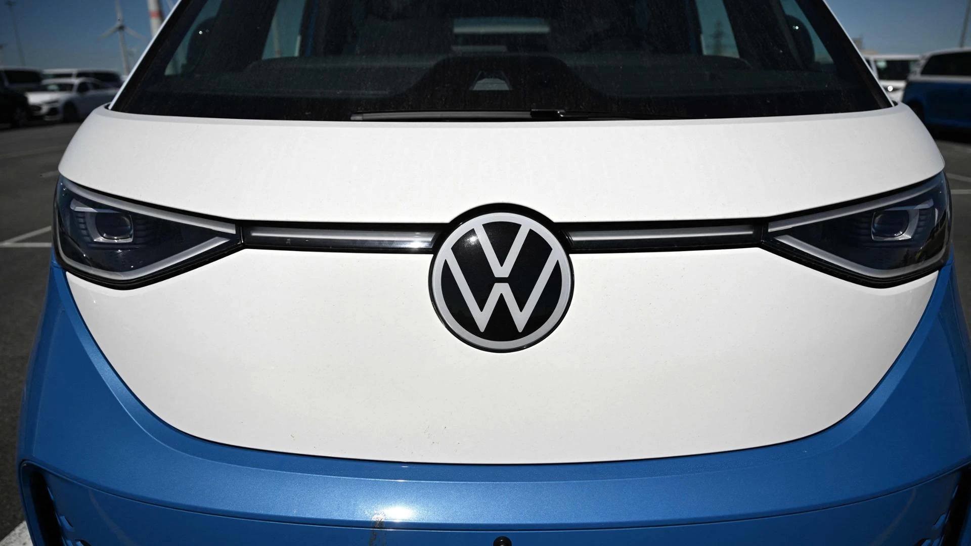Colpo di scena: Volkswagen soprassa Tesla sulle auto elettriche