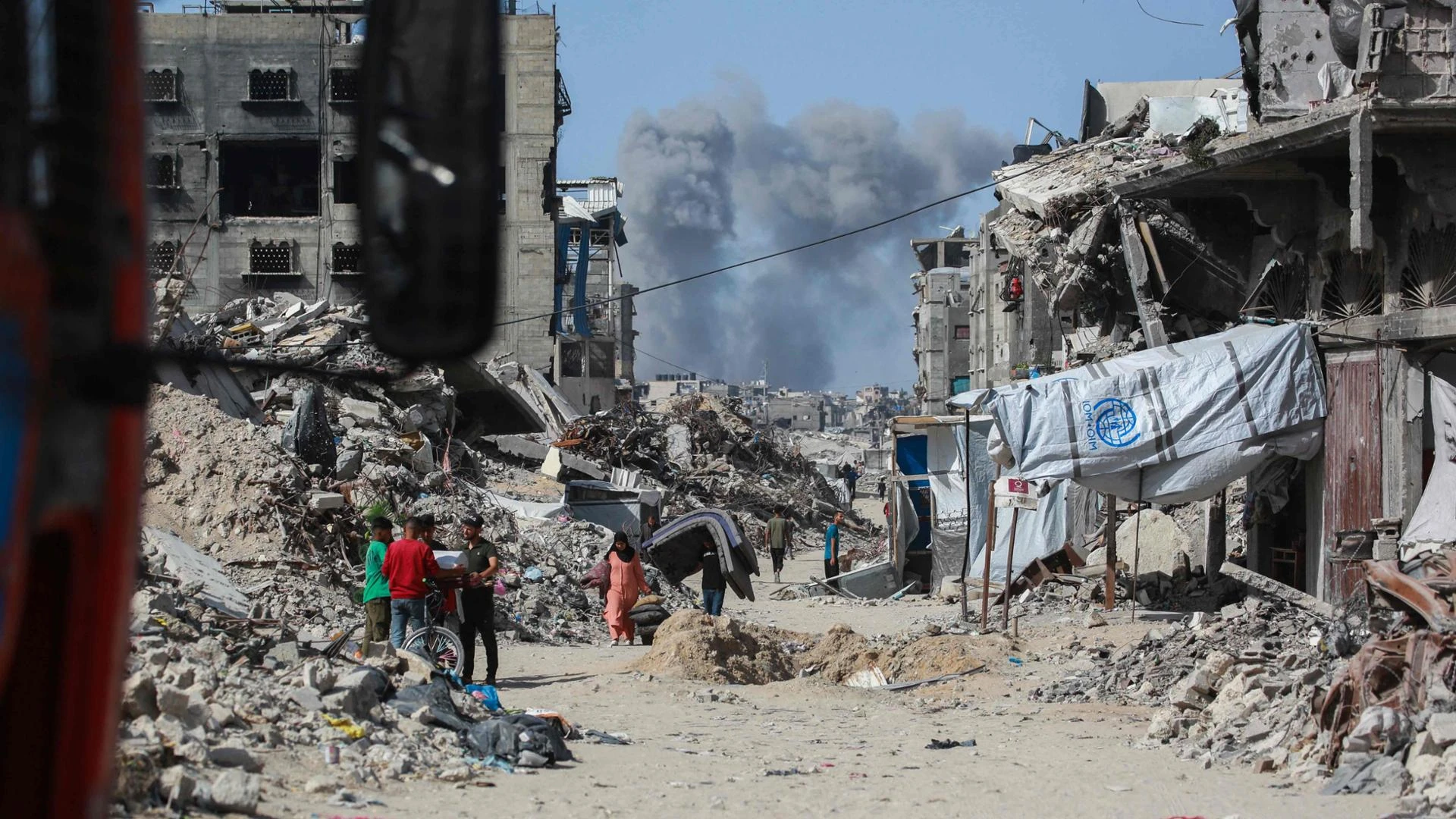 Gaza, entrano i primi aiuti. E Nethanyahu si giustifica: “Affamarli non conviene”