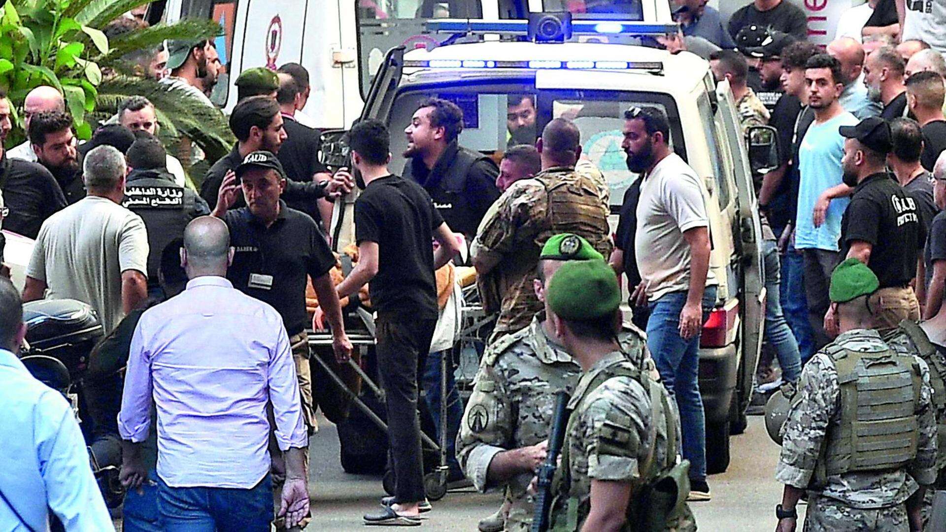 Guerra in Medio Oriente, esplodono migliaia di cercapersone. Il colpo a sorpresa piega Hezbollah: 11 morti e 4000 feriti