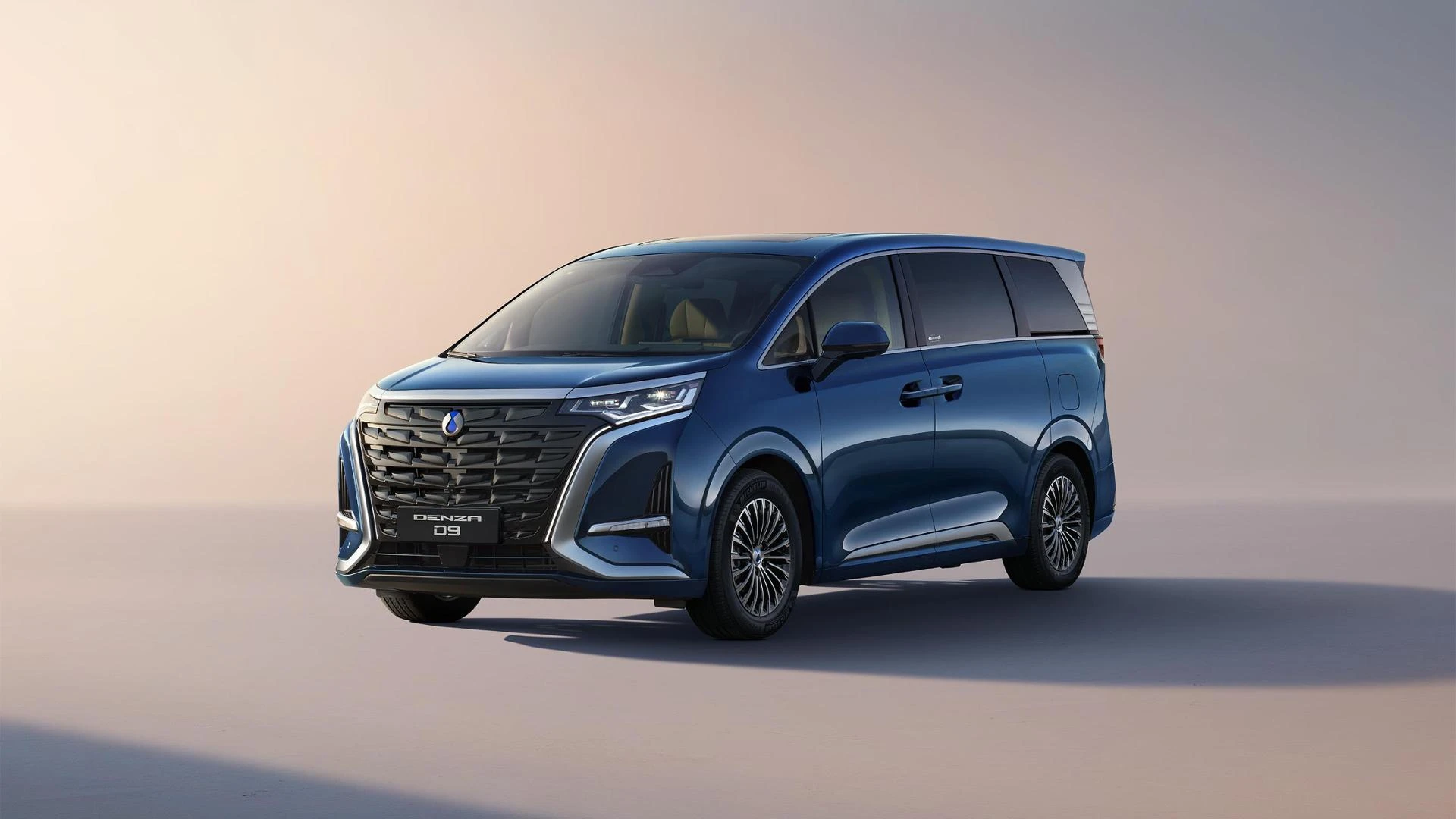 DENZA lancia il D9 Super Hybrid DM-i