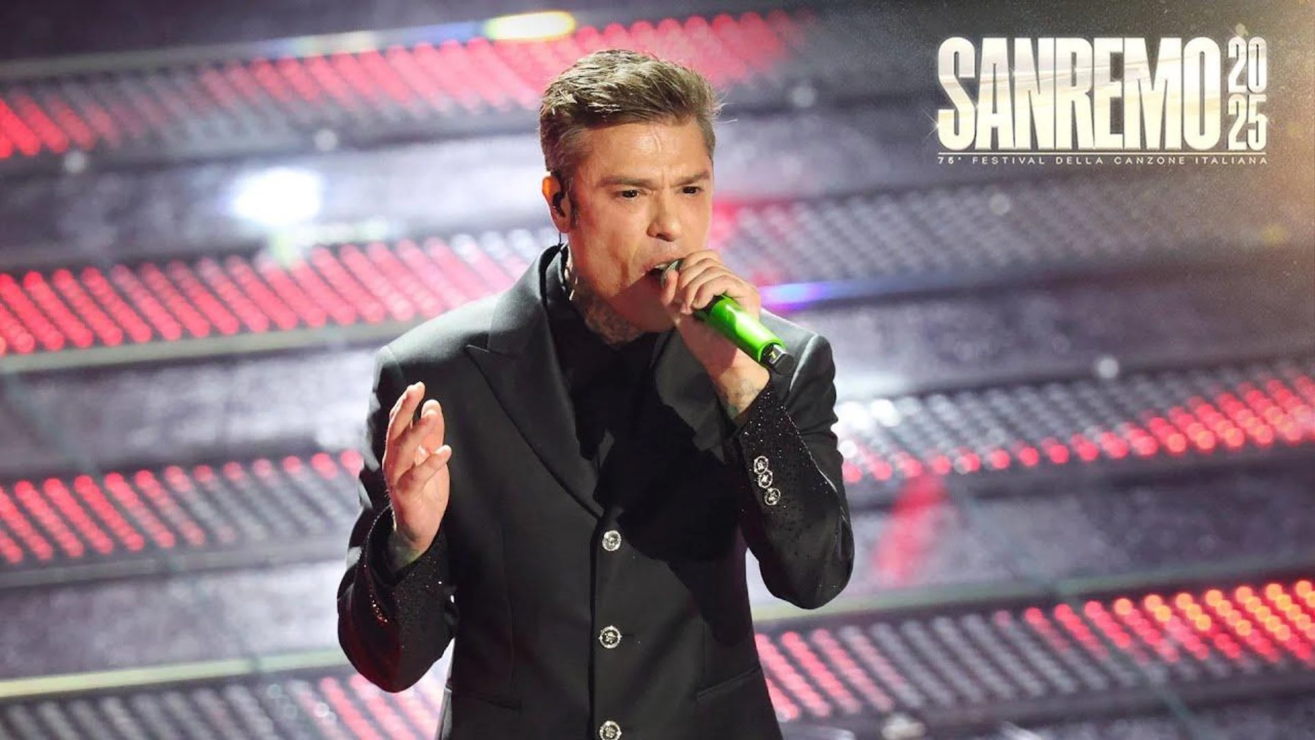 Fedez: “Per colpa dei farmaci ho tentato il suicidio, una voce nella testa mi diceva basta”
