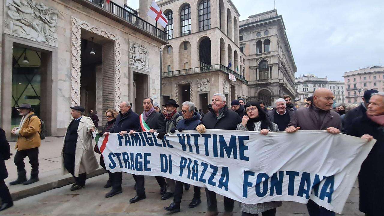 Milano e la strage di Piazza Fontana: “Ferita ancora aperta”. E il sindaco Sala inneggia all'Italia antifascista