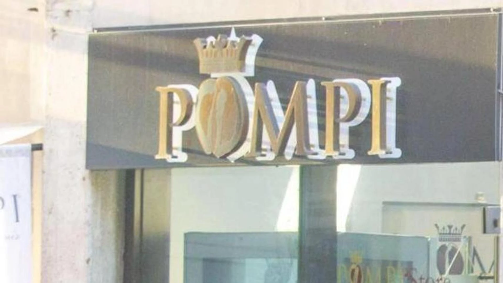Il re del tiramisù Pompi minacciato dal cognato licenziato: “Dammi i soldi o ti taglio la testa”